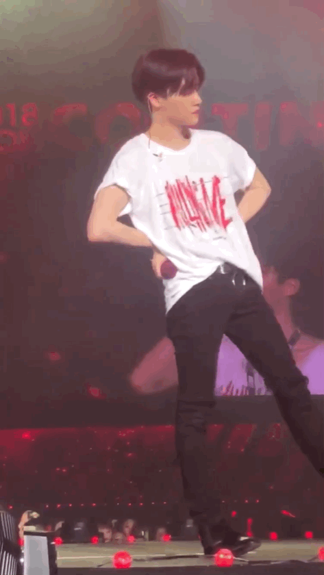 아이콘 이사진 되게 몽글하다 울고있는 비아이와 바비뒤에 숨어서 같이울고있는 진환이 | 인스티즈