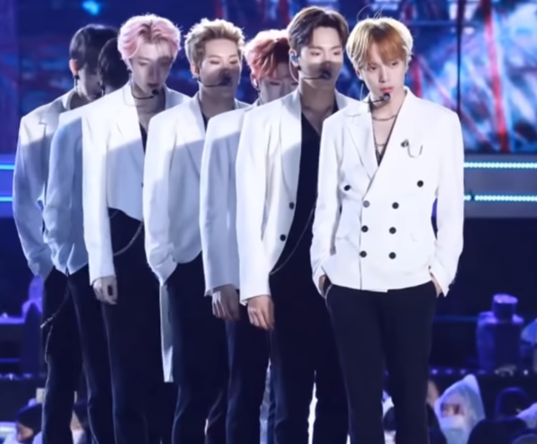 몬엑 팬들아 이거 무슨 무대인지 알려줄 사람 ㅠㅠ | 인스티즈