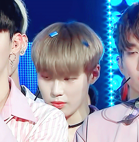 와,, 하성운 1년 전 오늘 내가 젤 좋아하는 날임 | 인스티즈