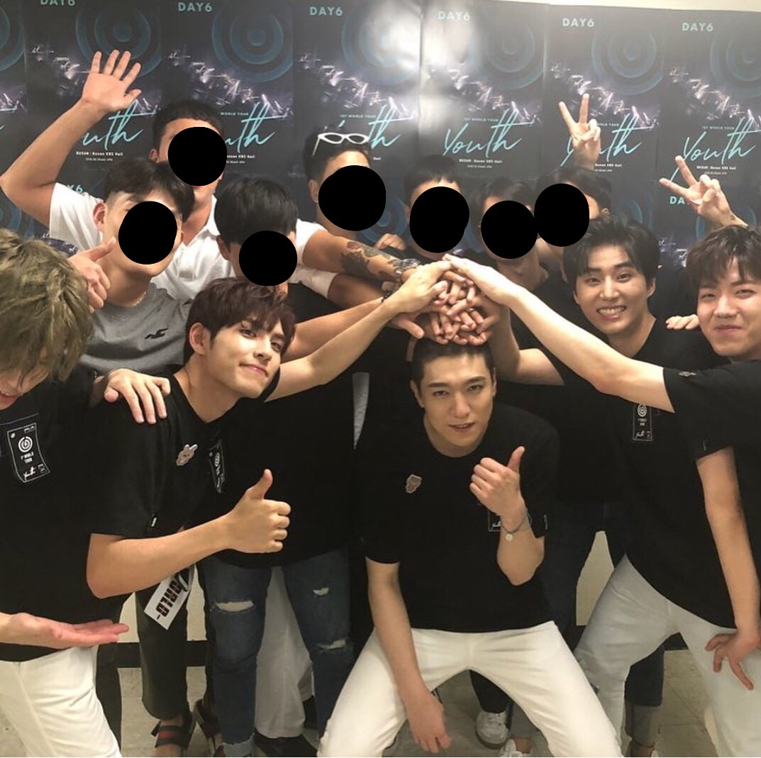 흔한 반삭한 멤버가 고딩 동창들이랑 백스테이지에서 사진 찍는 방법 | 인스티즈