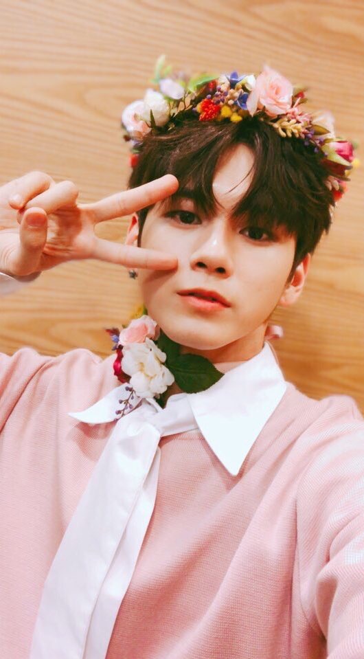 여러분 같이 옹성우 앓아옹 🐿💙 | 인스티즈