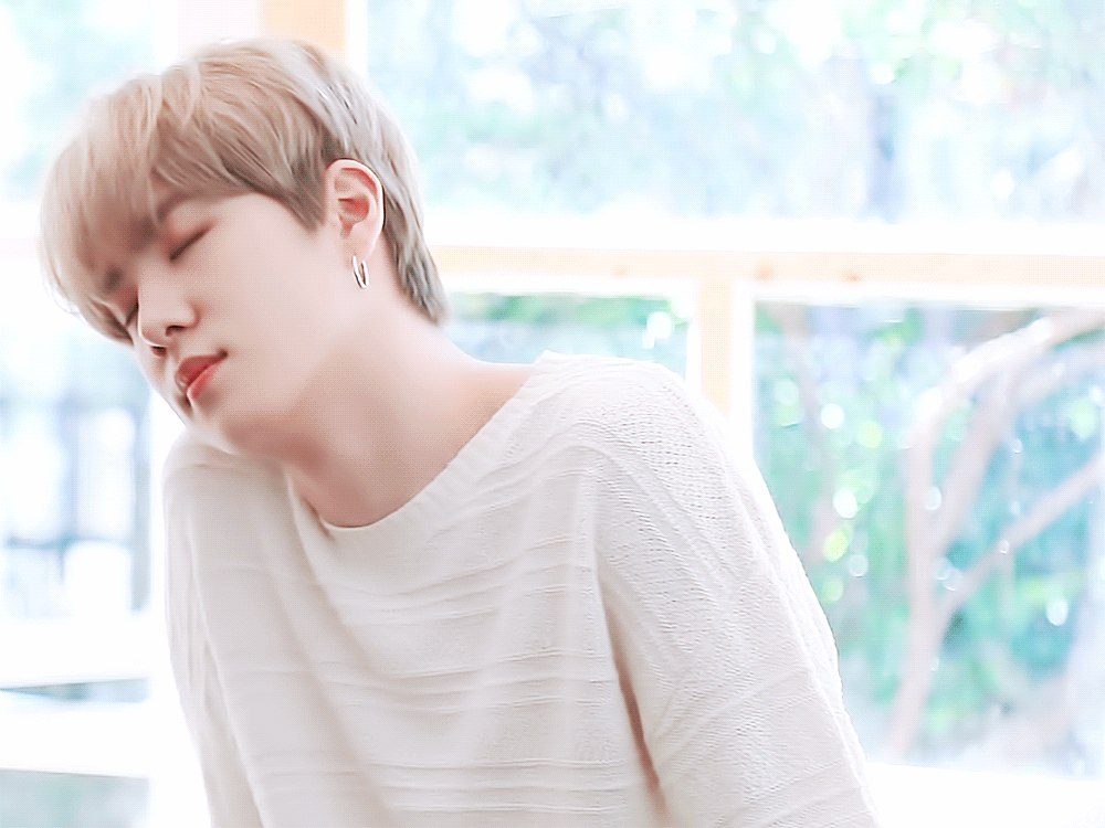 이때 동한이 뽀둥하다는 말 딱인거같아 | 인스티즈