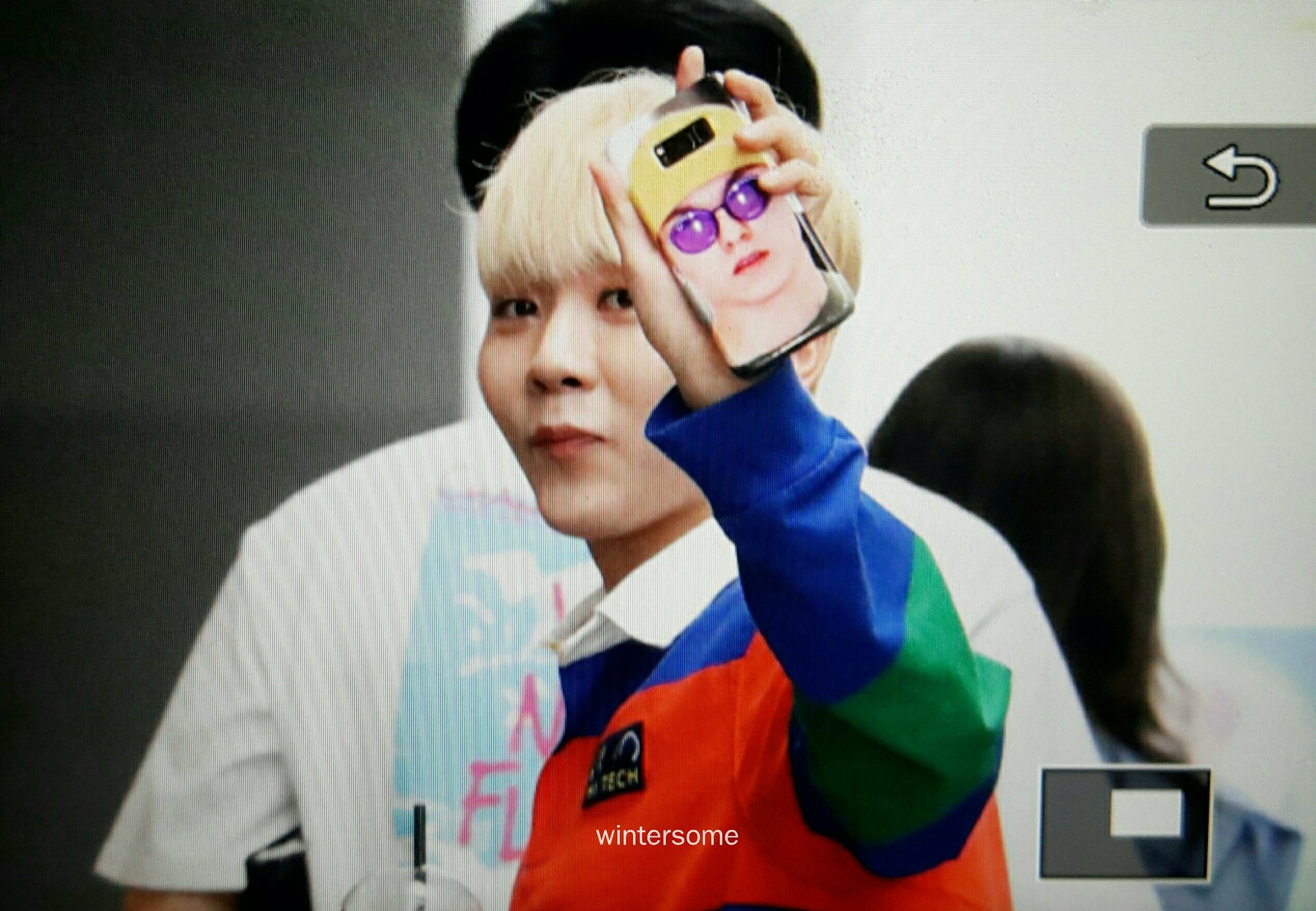 아니 세븐틴 애들 이거 끼고 생활하는거 웃겨서 미치겠어 | 인스티즈