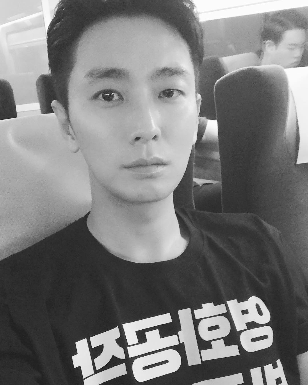 주지훈 짝눈 넘 매력적이야 | 인스티즈