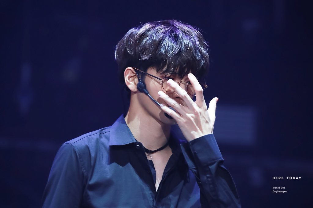 새벽이니까 올리는 어제자 옹성우 갓경 보여🔥 | 인스티즈