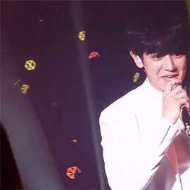 찬열이 웃을 때 옆 사람 때리는 습관 있는데 ㅋㅋㅋㅋㅋㅋㅋㅋㅋㅋ | 인스티즈