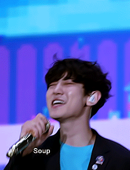 찬열이 웃을 때 옆 사람 때리는 습관 있는데 ㅋㅋㅋㅋㅋㅋㅋㅋㅋㅋ | 인스티즈