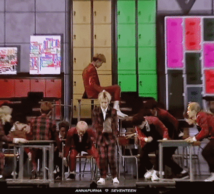 세븐틴.. 데뷔 1년차 안무.. 한명이라도 삐끗하면 큰일나는.. | 인스티즈