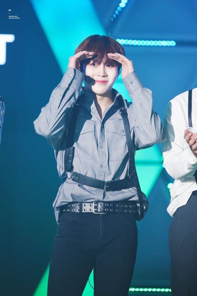 하성운 맨날 이렇게 팬 보는데 나 진짜 딱 죽고 싶어 | 인스티즈