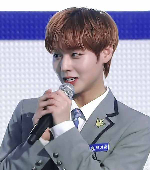 작년엔 1위후보 단상 위 올해는 선배석에 착석한 그때 그 윙크남 | 인스티즈