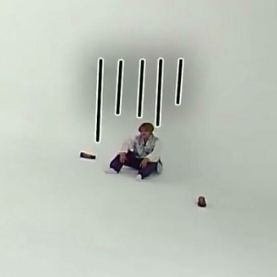 뷔 이것만 보면 윷놀이 하다가 전재산 탕진한 사람 같음 | 인스티즈