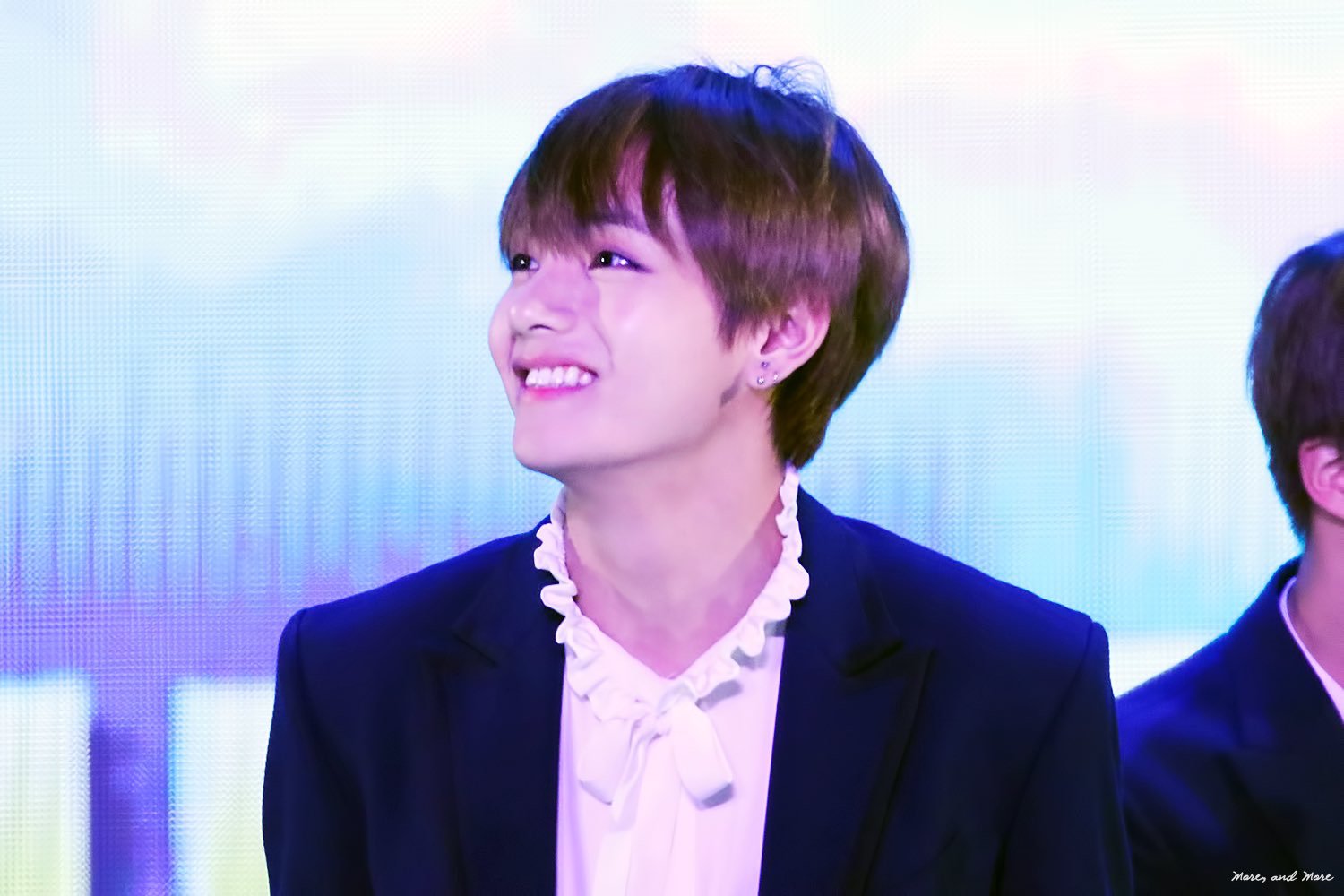 큰방의 방탄소년단 팬들아 굳이 진짜 굳이 고르자면 뷔 | 인스티즈