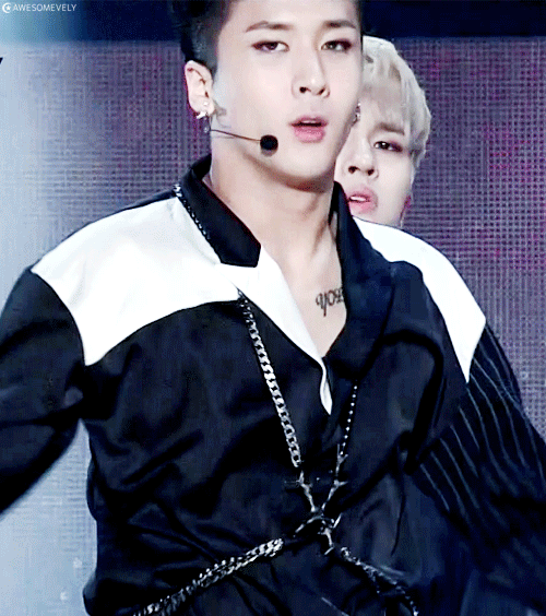 자꾸 물건한테 혼나는 아이돌.jpg | 인스티즈