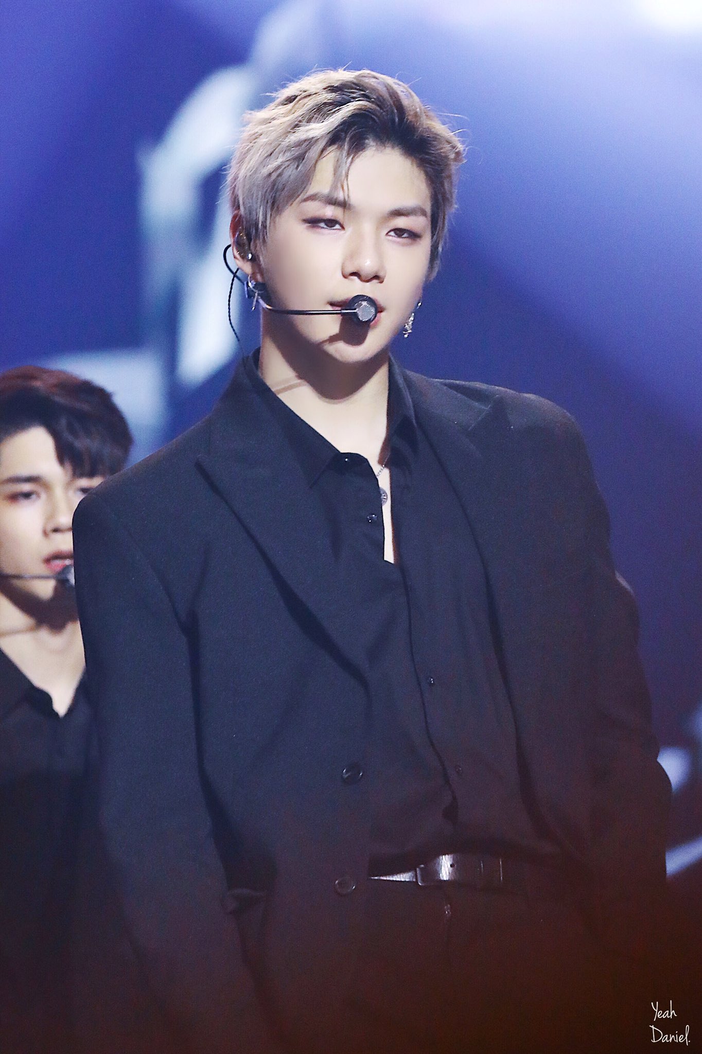 강다니엘 이마 너무이ㅃㅓ,, | 인스티즈