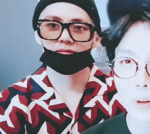 내가 진짜 정직한 제목 써본다 다들 뷔 선글라스 벗는 것에 집중해 | 인스티즈