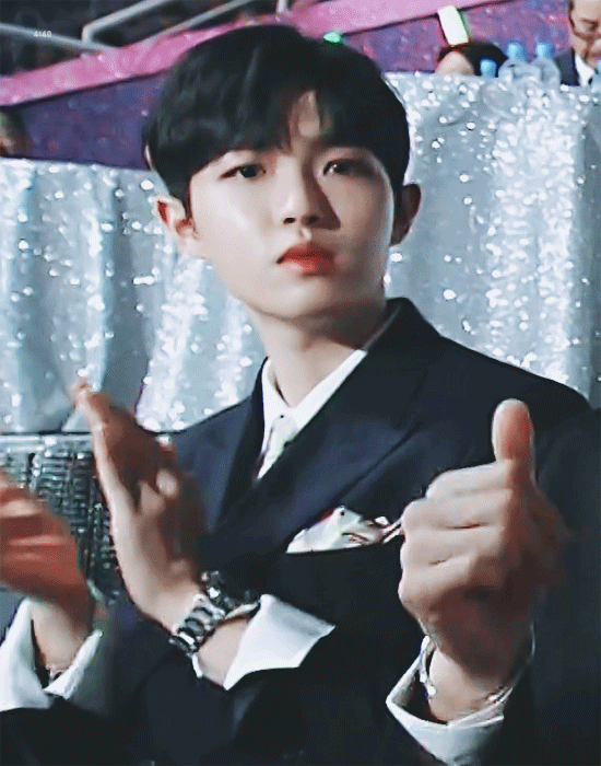 어제 끄듀에서 김재환 움짤 모음 | 인스티즈