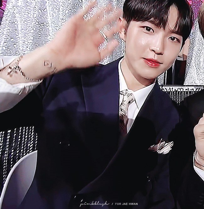 어제 끄듀에서 김재환 움짤 모음 | 인스티즈