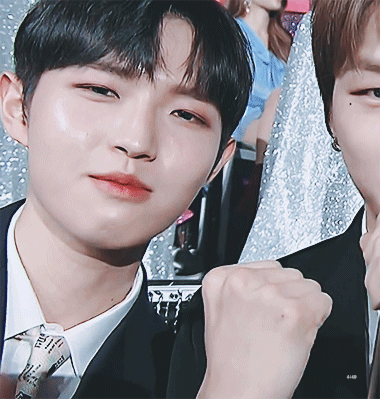 어제 끄듀에서 김재환 움짤 모음 | 인스티즈