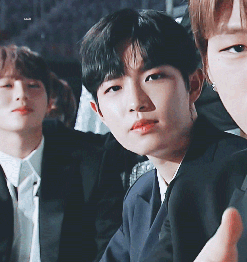 어제 끄듀에서 김재환 움짤 모음 | 인스티즈