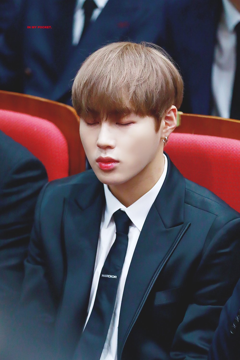 나 하성운 염색한 거 너무 좋다,,, | 인스티즈