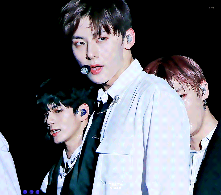 내 갤러리에는 ㄹㅇ 남자사진 1도없고 다 여돌이나 여배우사진인데 유일한 남돌사진 황민현.. | 인스티즈