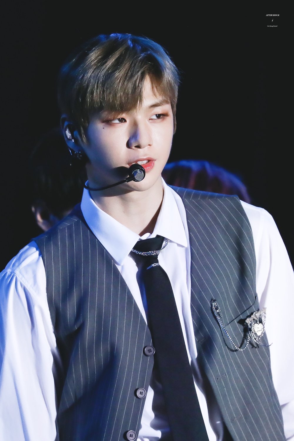 강다니엘 베스트 핏 쩌는거 보쉴???? | 인스티즈