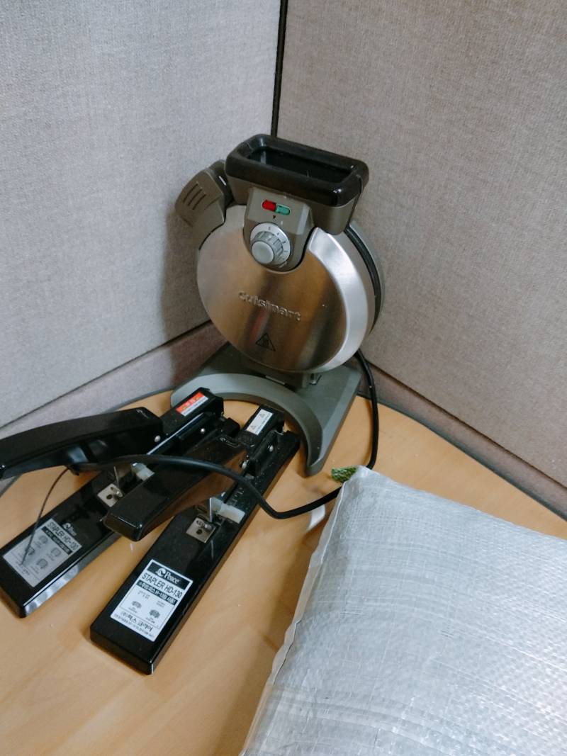 우리학교 교무실인데.. 이거 와플기계 아님?? | 인스티즈