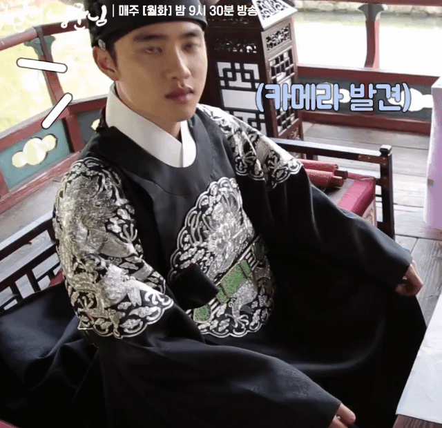 붓글씨 망했다고 꺄르르 웃는 도경수 보고싶다악!!!!!!!!!! | 인스티즈