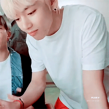 큰방익들이 가장 객관적인 눈을 가지고 있다고 해서 물어봄 뷔는 | 인스티즈