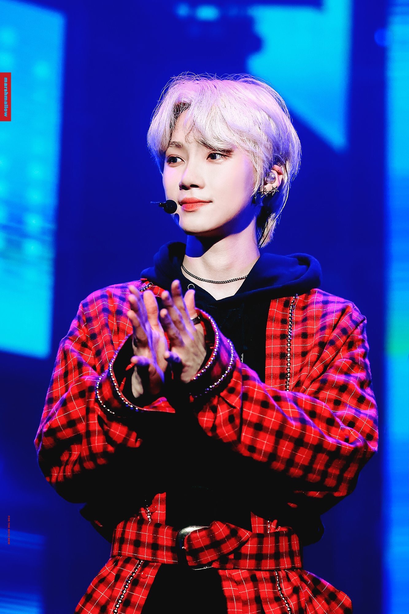 익인이들은 무슨 색 의상이 더 예뻐보이시나요 ㅠㅅㅠ | 인스티즈