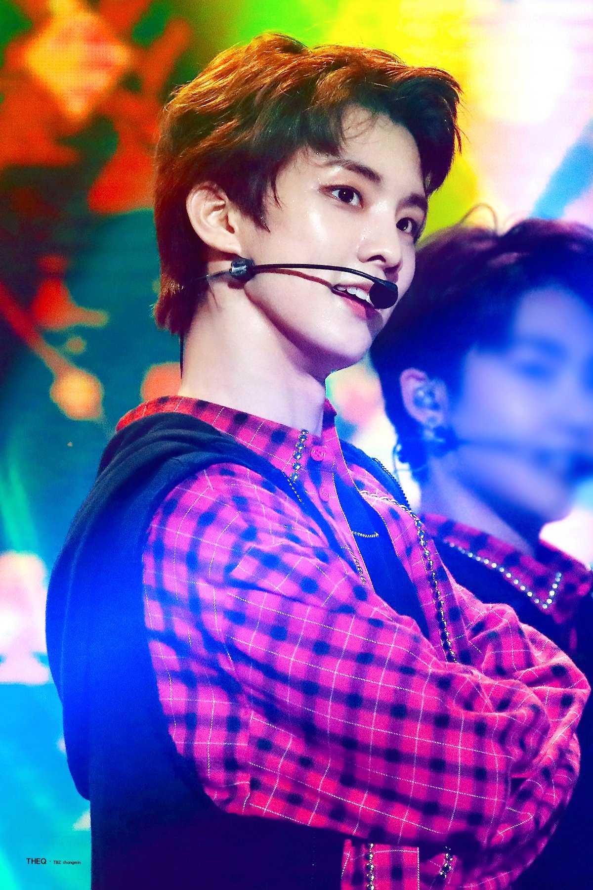 익인이들은 무슨 색 의상이 더 예뻐보이시나요 ㅠㅅㅠ | 인스티즈