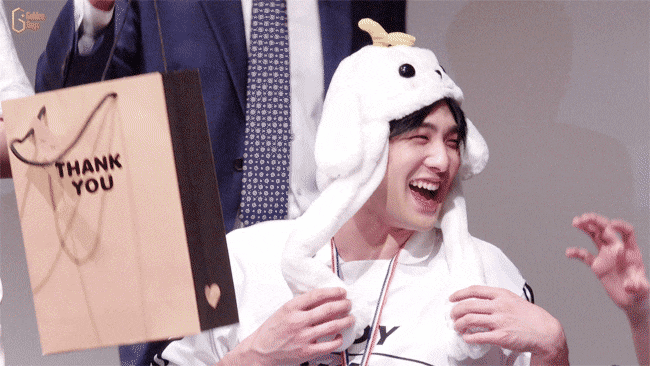 강동호 귀 올라가는 모자 진짜 엄청 좋아하는게 틀림없는게 | 인스티즈