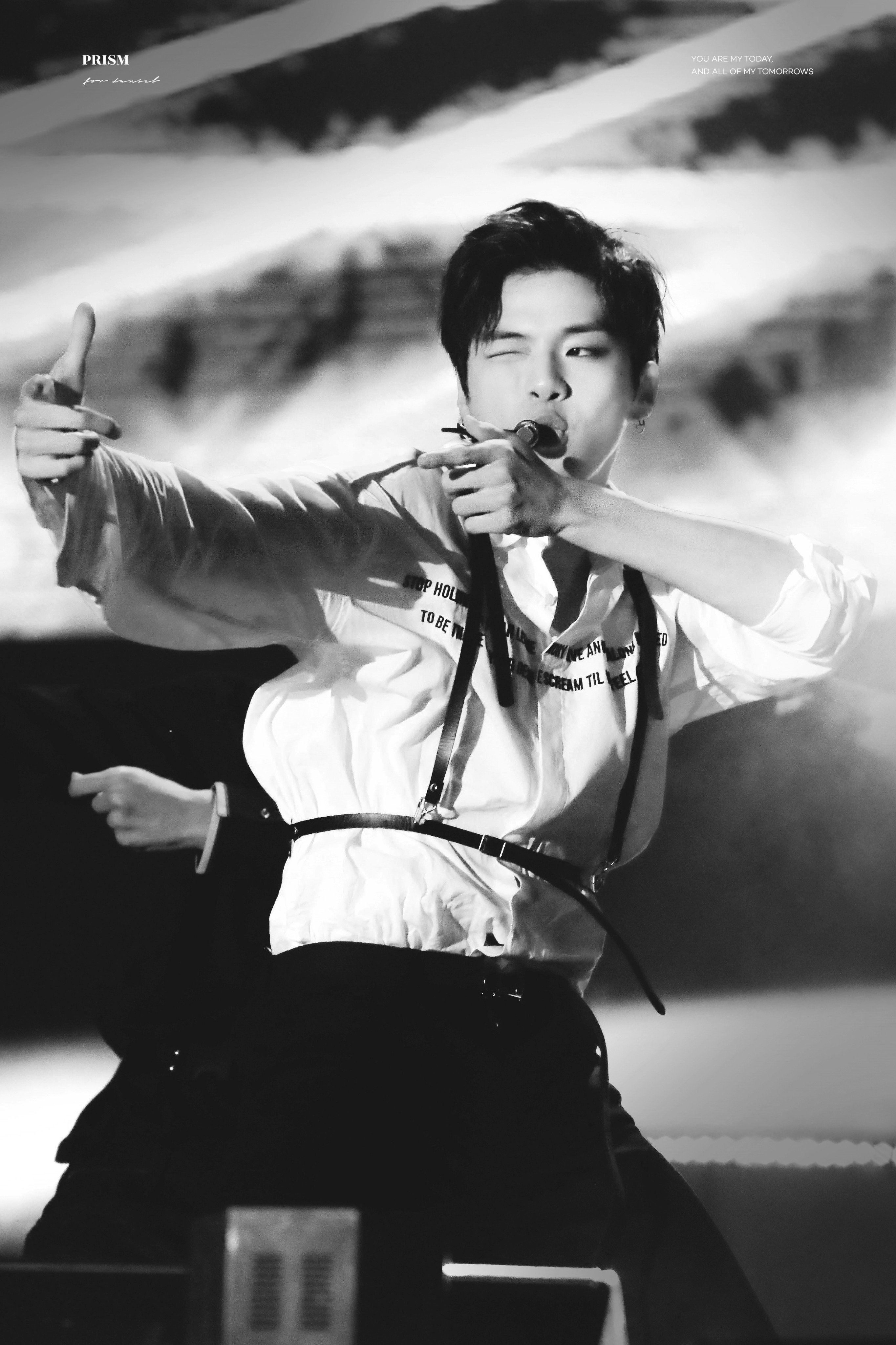 강다니엘은 무대 위에서 분위기가 ㄹㅇ 멋있는거같음 | 인스티즈