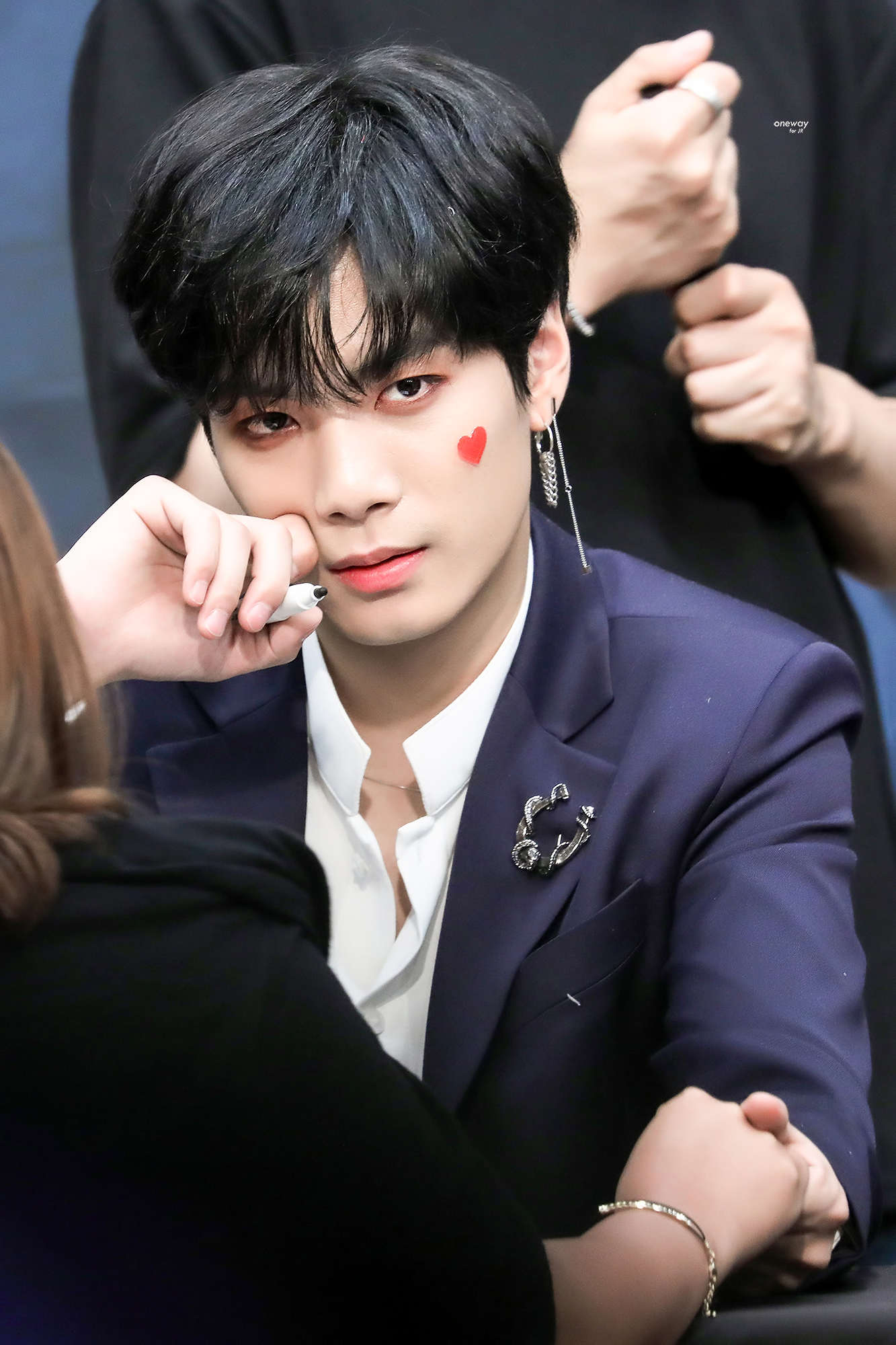 뉴이스트 JR | 인스티즈