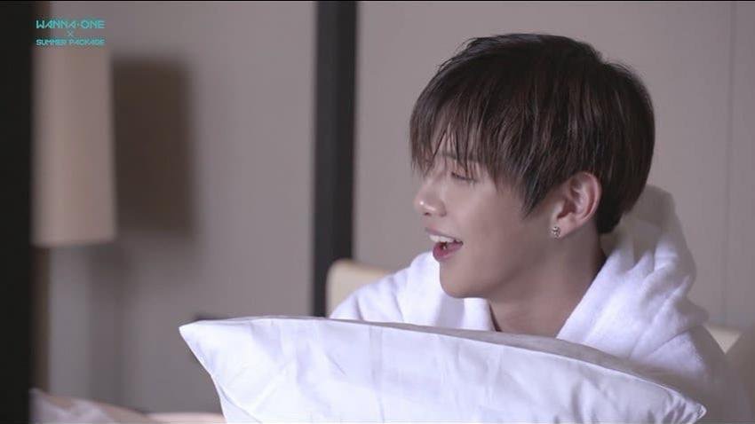 강다니엘 가운셀카 세상에알려야하는데.. | 인스티즈