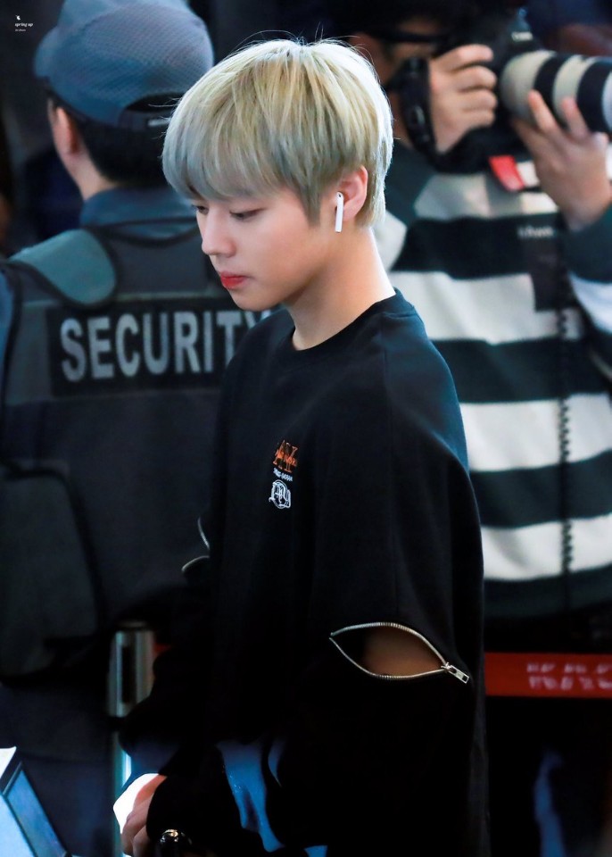 박지훈 지퍼 채워주고싶다 | 인스티즈