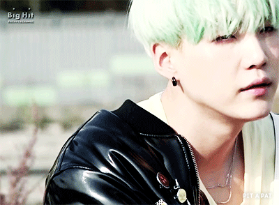 방탄 슈가 이 움짤 슬리데린 기숙사 일진짱 같지 않아? | 인스티즈