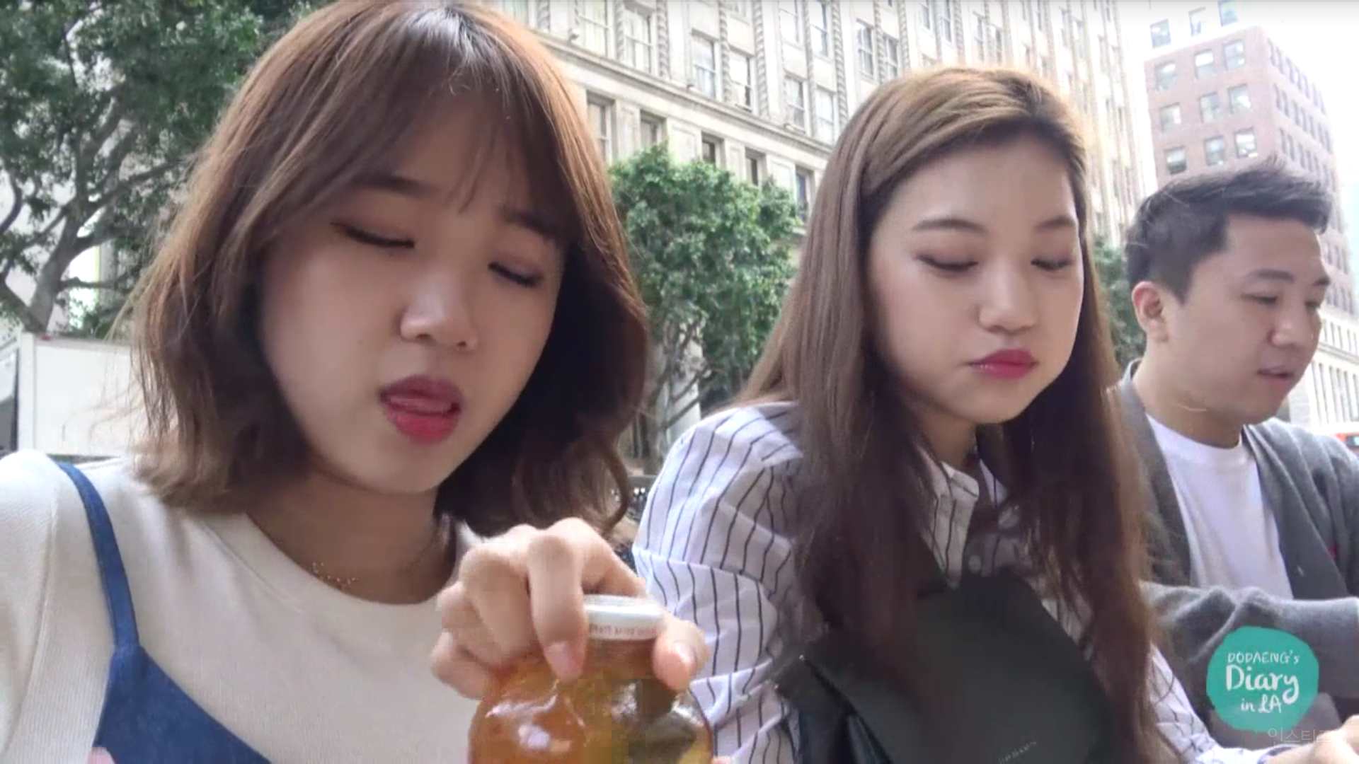 가장 의지하는 최고의 매니저이자 사진기자이자 친구인 도댕 | 인스티즈