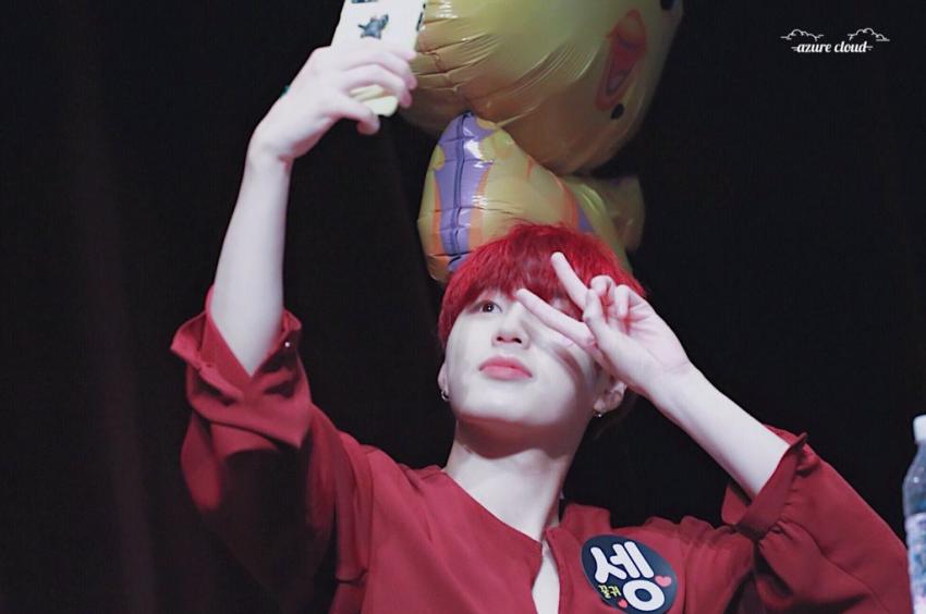 악 하성운은 그냥 셀카 찍는 거 뿐인데 너무 화보야; | 인스티즈