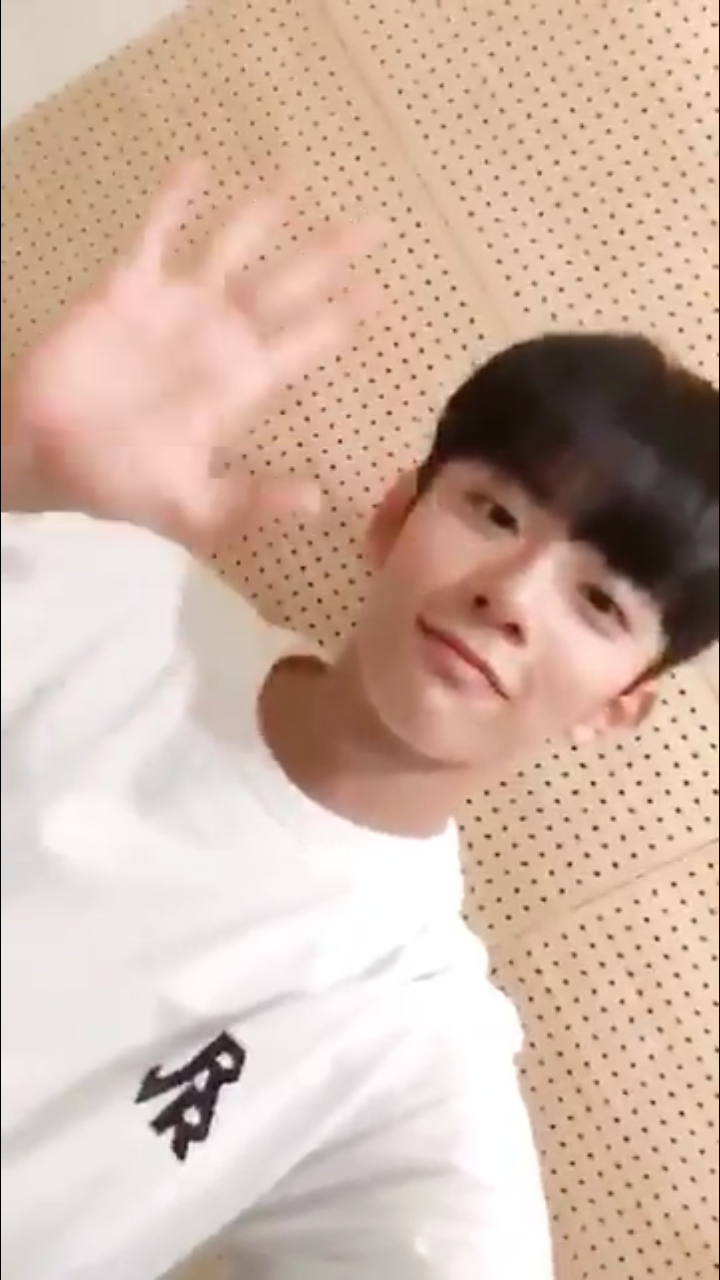 베리베리 유강민 세상 큐티뽀짝한 스노우 스티커 다 쓸 거 같이 생겨가지고 | 인스티즈