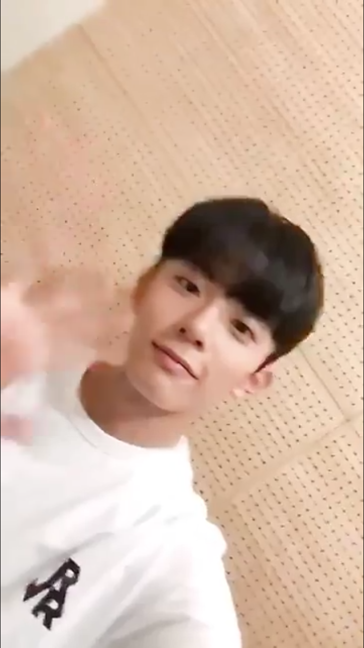 베리베리 유강민 세상 큐티뽀짝한 스노우 스티커 다 쓸 거 같이 생겨가지고 | 인스티즈