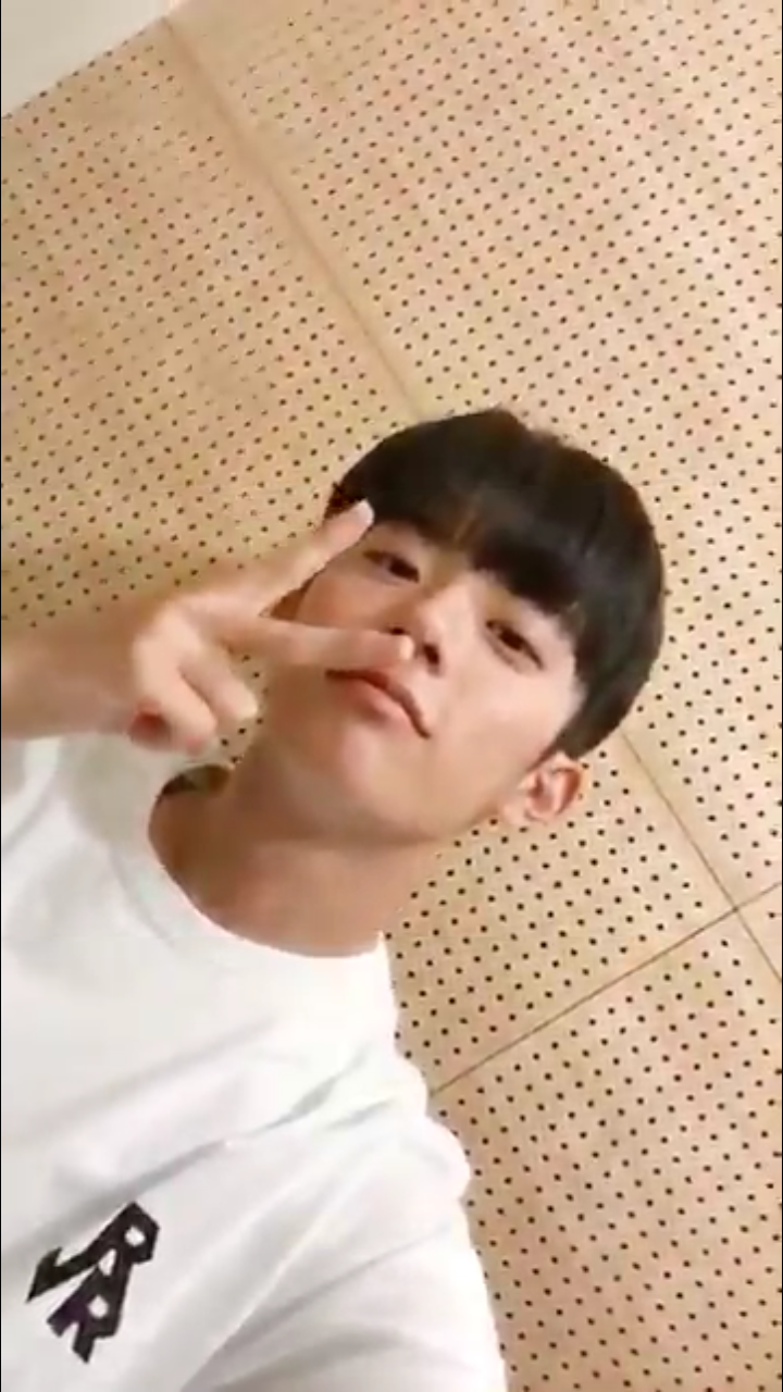 베리베리 유강민 세상 큐티뽀짝한 스노우 스티커 다 쓸 거 같이 생겨가지고 | 인스티즈