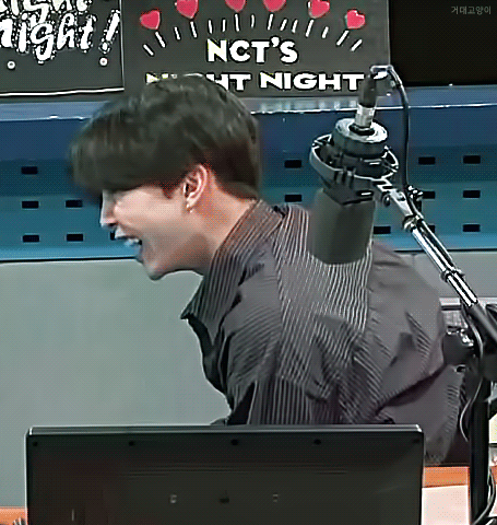 이분 웃는 게 아니라 거의 우시는데요 ㅋㅌㅌㅋㅋㅋㅠㅠㅠㅠㅠ💚 | 인스티즈