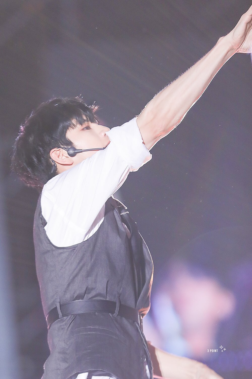 남돌들... 잔근육 쪼개지는 사진.. 부탁해... gif도 좋아... | 인스티즈