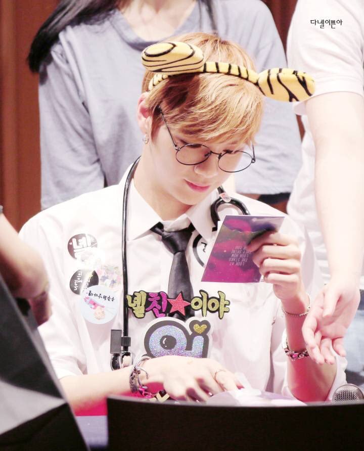 강다니엘 무대하는거 감사하게 생각하고 행복해할때 제일 좋음 | 인스티즈