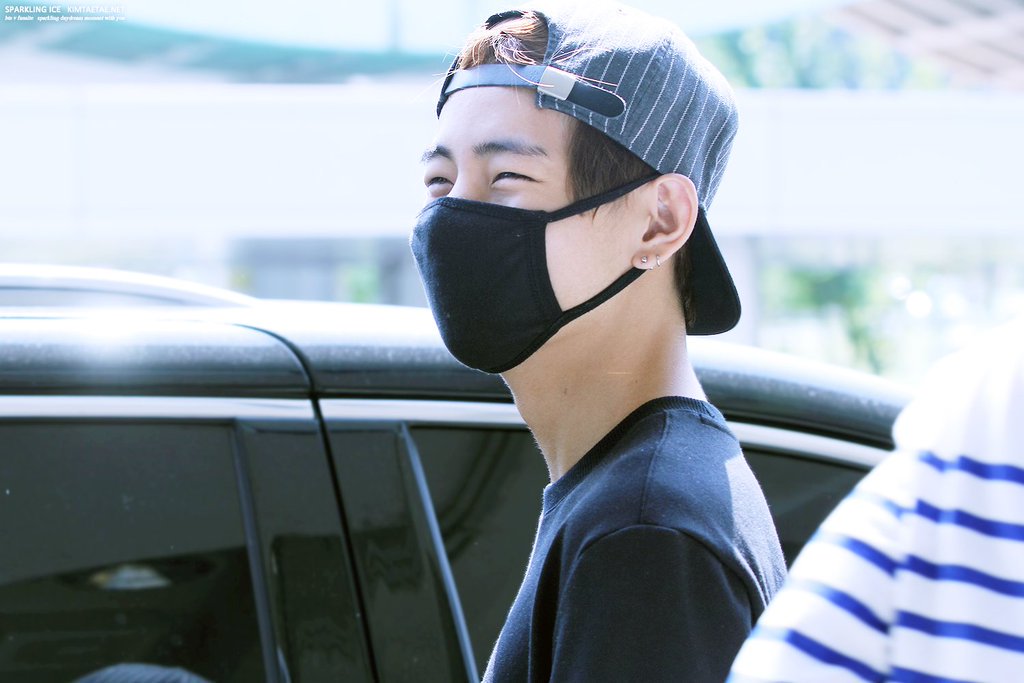 렬루 열심히 모아본 뷔가 마스크 쓰고 사랑스러움 뿜어낼 때😊 | 인스티즈