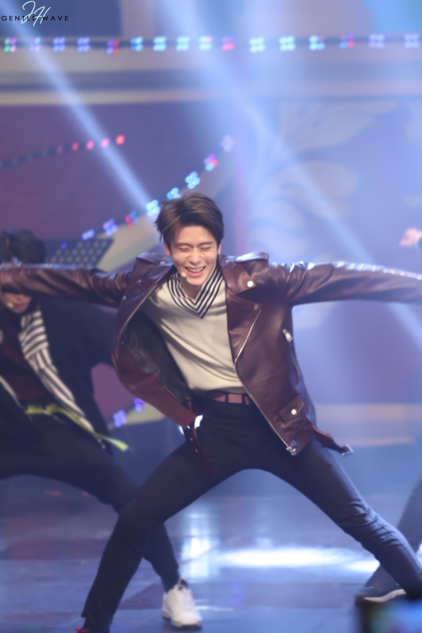 무대 하는데 곡이 1.5배속으로 나와버렸을 때 | 인스티즈