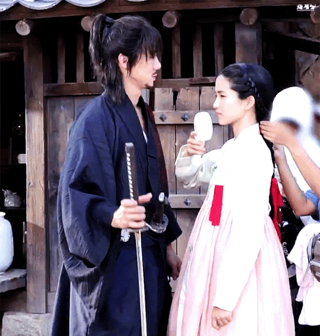 동매가 애신이 머리 자를 때 비하인드ㅋㅋㅋㅋㅋㅋㅋ | 인스티즈