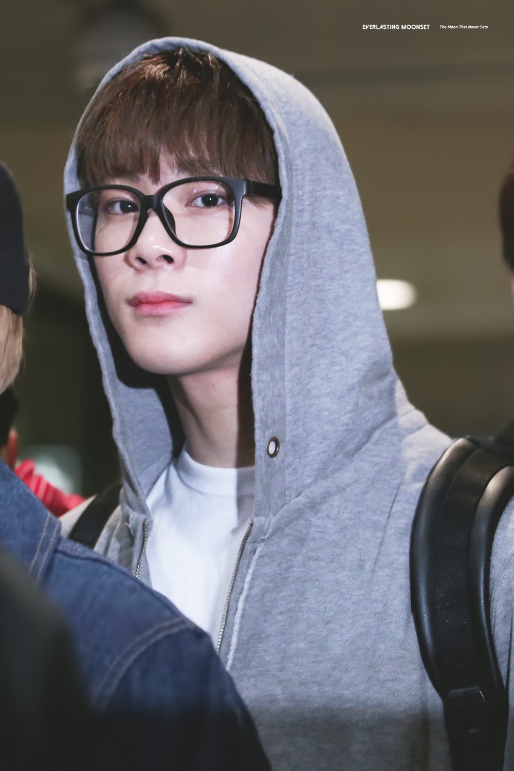 빈이 안경 쓴 거 보면 나도 저런 거 사고 싶음 ㅠㅠ | 인스티즈