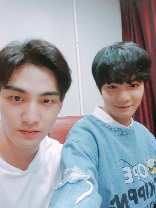 진짜 어쩜 셀카를 이렇게 찍지? | 인스티즈